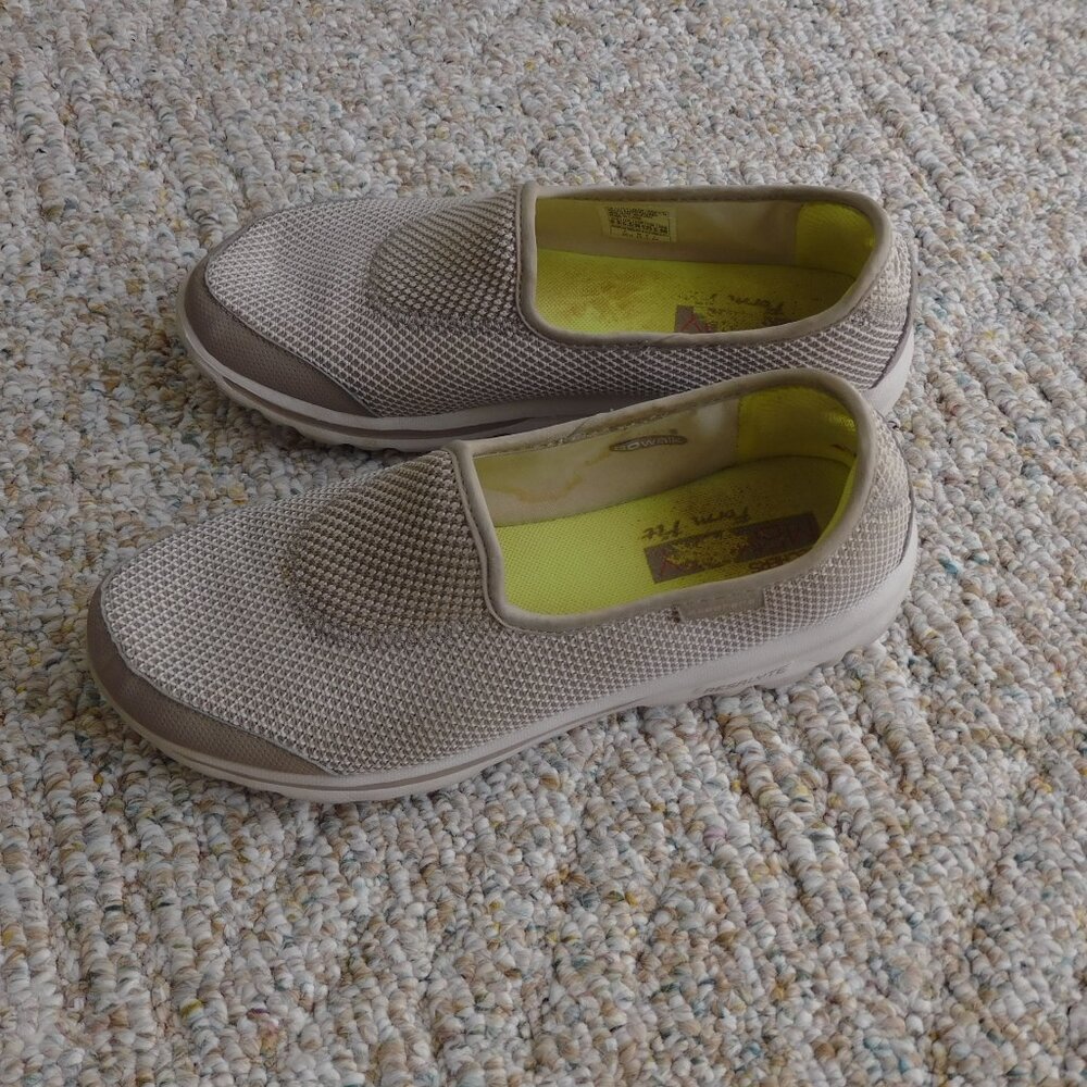 Skechers Go Walk Rival Stone Slip In Sneakers ~ 8-1/2 M ~ Pre-owned